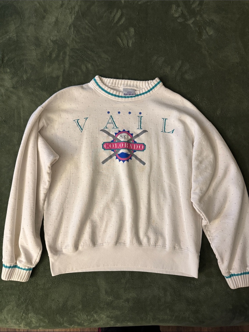 VINTAGE 80’s | Vail Colorado Ski Crewneck Sweater - White with Teal Details